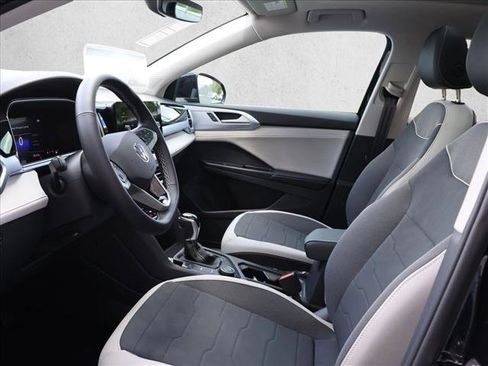 New 2026 Volkswagen Taos SE AWD/4WD image 4