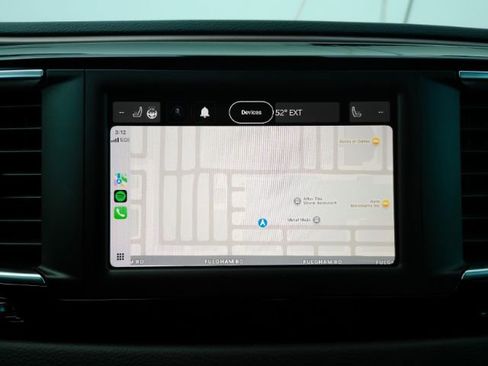 Used 2023 Chrysler Voyager LX image 9