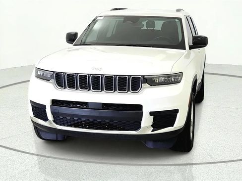 Used 2022 Jeep Grand Cherokee L Laredo w/ Luxury Tech Group I AWD/4WD image 2