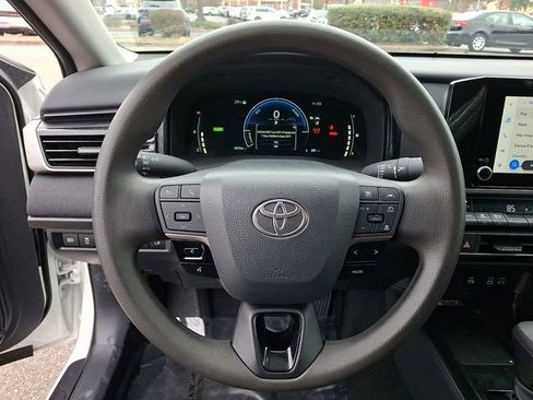 Used 2025 Toyota Camry LE image 21