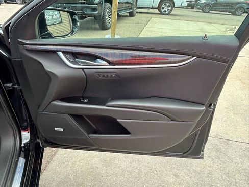 Used 2016 Cadillac XTS Luxury FWD image 16