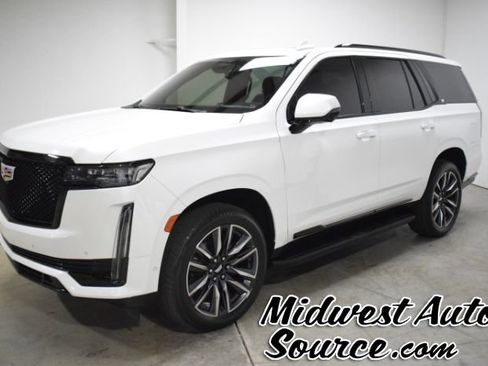 Used 2022 Cadillac Escalade Sport image 1