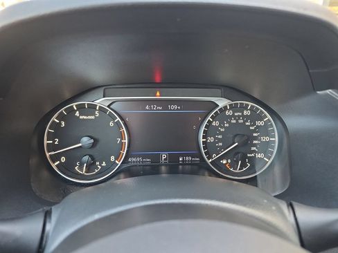 Used 2024 Nissan Altima 2.5 SV FWD image 12
