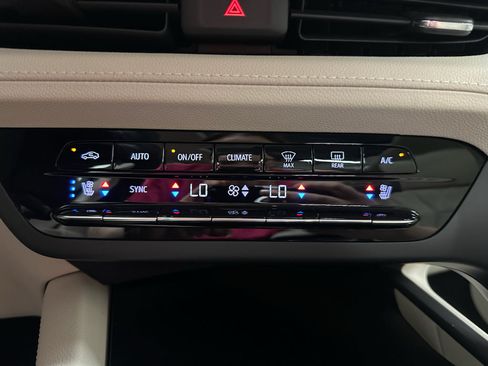Certified 2023 Buick Envision Avenir FWD image 38