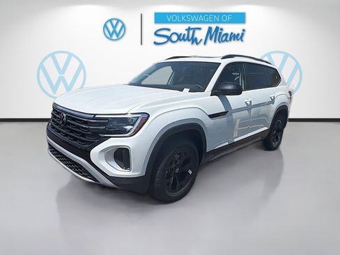 New 2026 Volkswagen Atlas Peak Edition AWD/4WD image 3