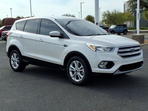 Certified 2019 Ford Escape SE FWD image 7