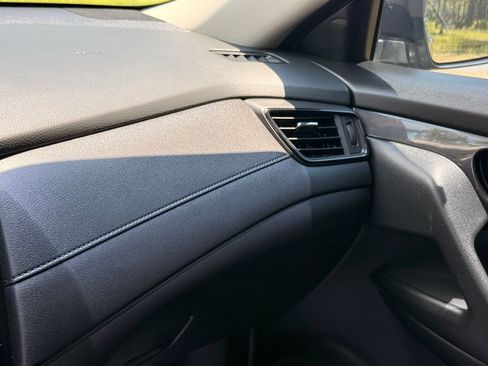 Used 2020 Nissan Rogue SV w/ Premium Package FWD image 19