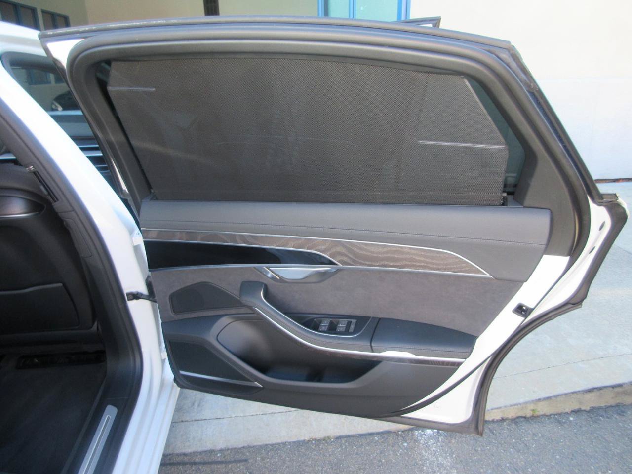 Used 2025 Audi A8 L 3.0T w/ EXECUTIVE PACKAGE w/ Executive Package AWD/4WD image 33