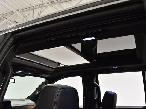 Used 2025 GMC Yukon Denali w/ Sun & Power Step Package image 39