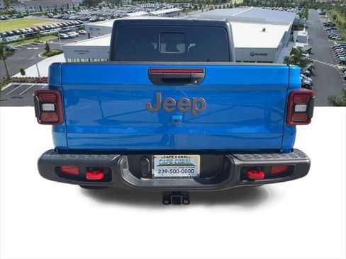 Certified 2025 Jeep Gladiator Rubicon AWD/4WD image 50