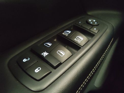 Used 2016 Jeep Grand Cherokee Limited w/ Luxury Group II AWD/4WD image 27