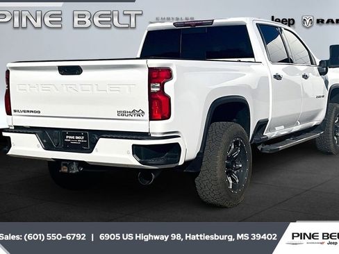 Used 2022 Chevrolet Silverado 2500 High Country w/ Safety Package II image 11