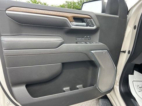 New 2026 Chevrolet Silverado 1500 High Country w/ High Country Premium Package AWD/4WD image 11