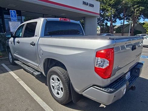 Used 2019 Toyota Tundra SR5 w/ Convenience Package AWD/4WD image 4