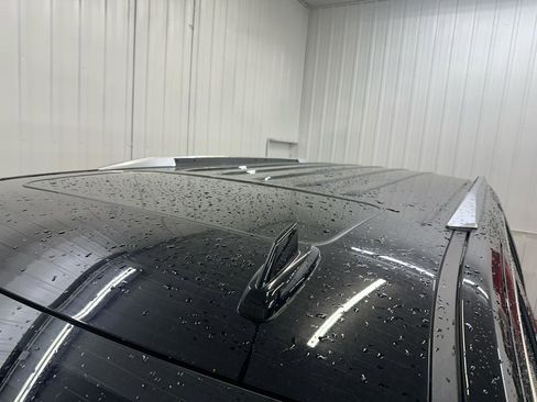 Used 2017 Cadillac Escalade Luxury AWD/4WD image 9