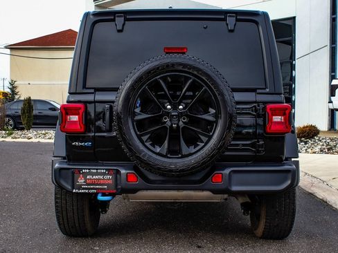 Used 2023 Jeep Wrangler Unlimited Sahara image 5