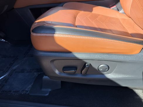 Used 2023 Nissan Pathfinder Platinum image 24