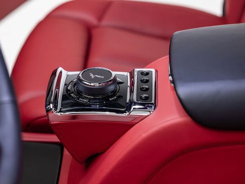 Used 2019 Rolls-Royce Phantom Sedan image 50