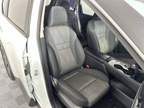 Certified 2024 Nissan Rogue SV FWD image 27