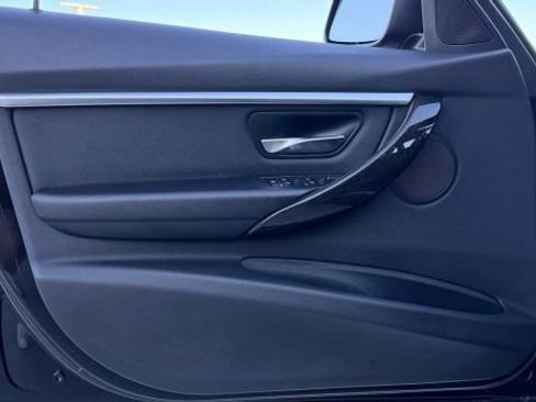 Used 2018 BMW 330i xDrive Sedan w/ Convenience Package image 12