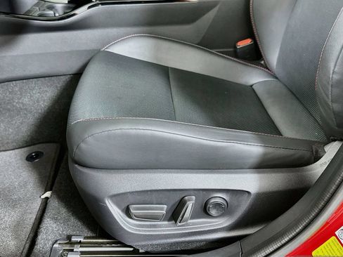 Used 2026 Toyota Prius Plug-In Hybrid FWD image 19