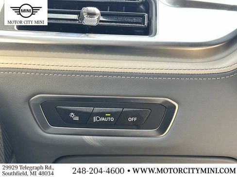 Used 2025 BMW X7 M60i AWD/4WD image 32