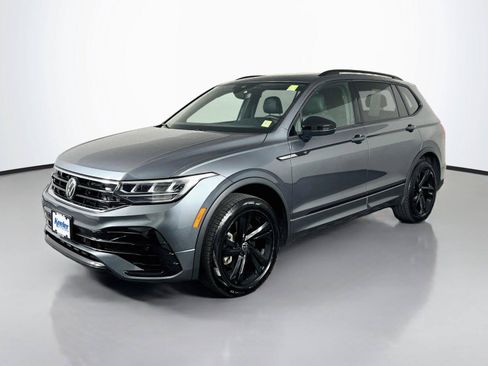 Used 2024 Volkswagen Tiguan SE R-Line AWD/4WD image 2