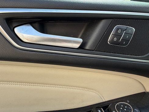 Used 2016 Ford Edge Titanium image 8