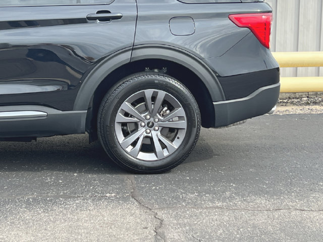 Used 2023 Ford Explorer XLT w/ Equipment Group 202A AWD/4WD image 20