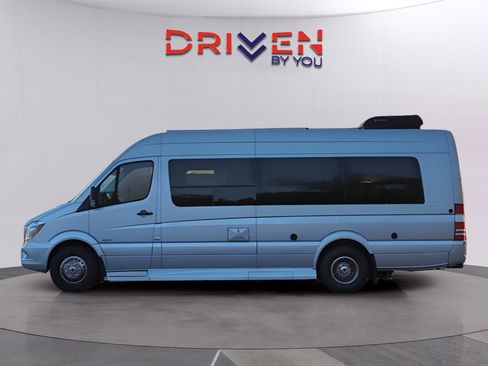 Used 2016 Mercedes-Benz Sprinter 3500 image 2