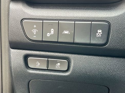 Used 2022 Kia Niro EX image 8