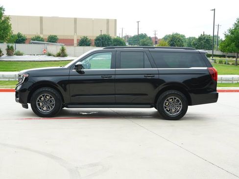 Used 2025 Ford Expedition Max Active AWD/4WD image 2