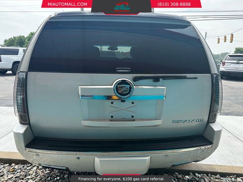 Used 2013 Cadillac Escalade Premium image 7