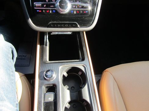 Used 2022 Lincoln Corsair Reserve w/ Equipment Group 201A image 29