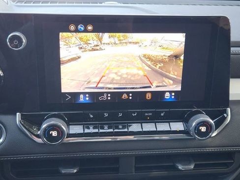 Used 2025 Chevrolet Colorado LT w/ LT Convenience Package AWD/4WD image 6