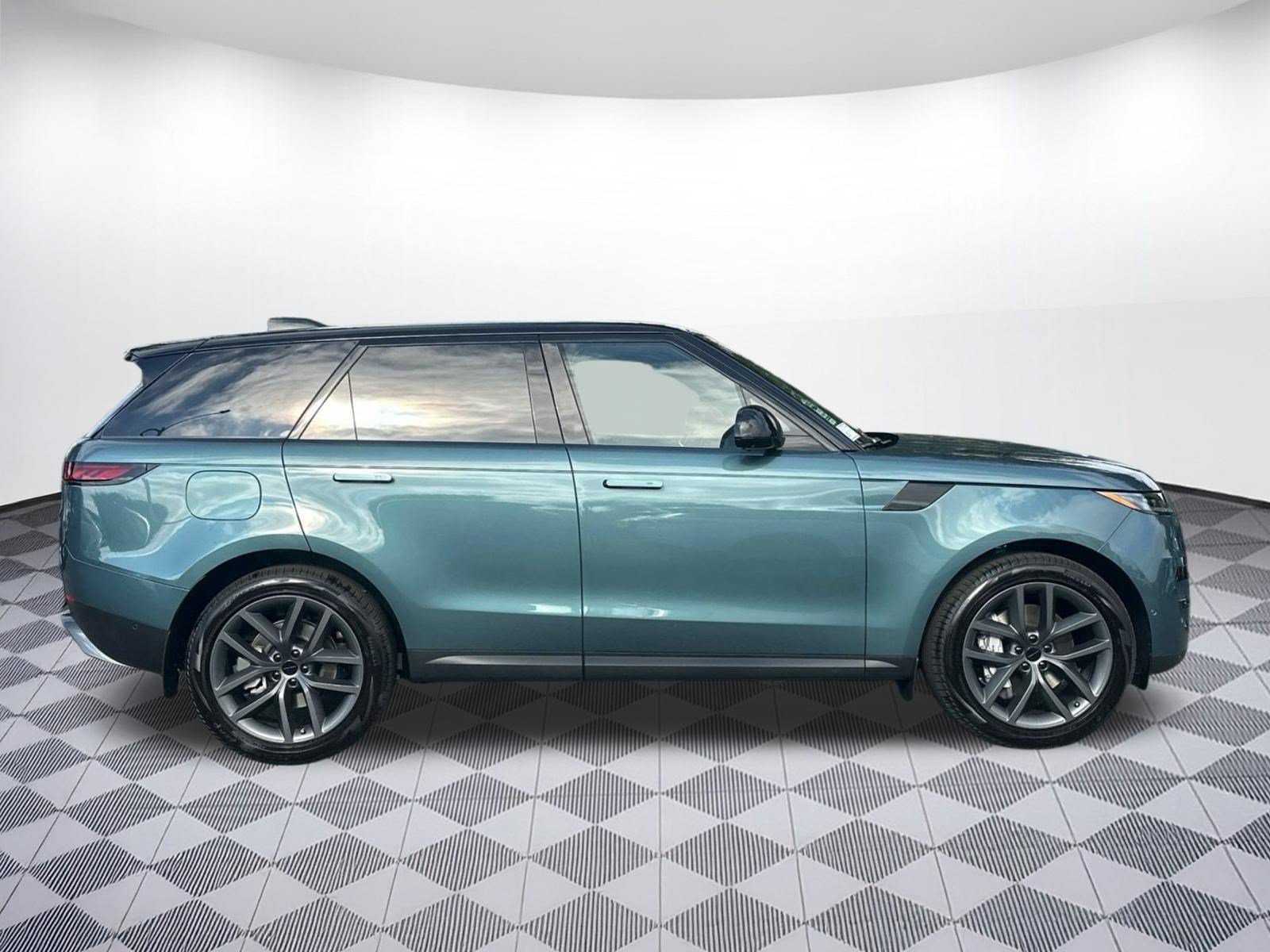 New 2026 Land Rover Range Rover Sport SE AWD/4WD image 8
