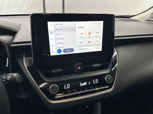 Used 2024 Toyota Corolla Cross XLE FWD image 30