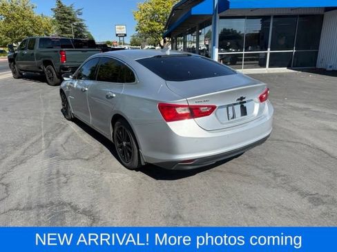Used 2018 Chevrolet Malibu Hybrid w/ Driver Confidence Package FWD image 8