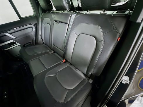 Used 2023 Land Rover Defender 110 X-Dynamic SE image 26