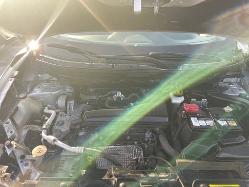 Used 2017 Nissan Rogue SL image 12