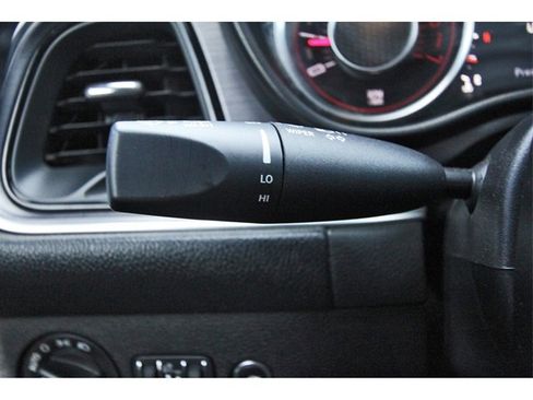 Used 2015 Dodge Challenger R/T image 15