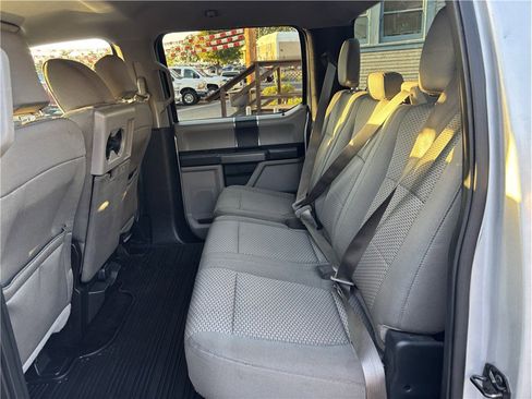 Used 2015 Ford F150 XLT image 11