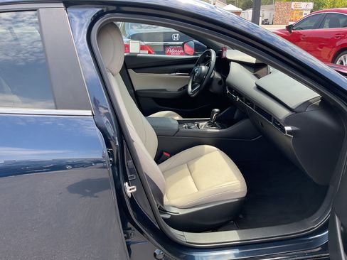 Used 2019 MAZDA MAZDA3 Hatchback FWD image 10