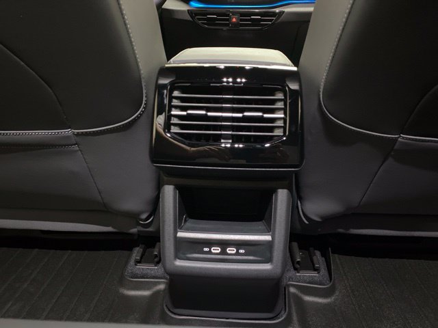 Used 2025 Volkswagen ID.4 Pro RWD image 69