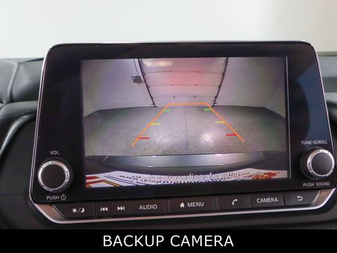 Used 2024 Nissan Rogue SV FWD image 18