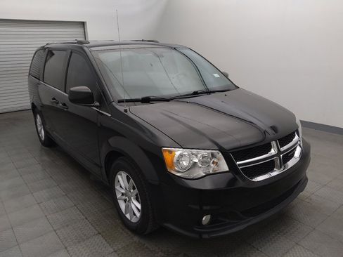 Used 2019 Dodge Grand Caravan SXT w/ Driver Convenience Group FWD image 13