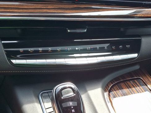 Used 2023 Cadillac Escalade ESV Premium Luxury AWD/4WD image 20