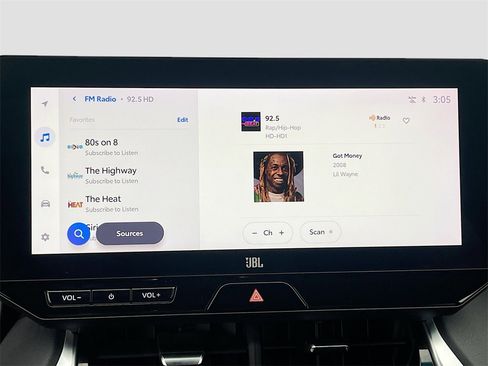 Used 2024 Toyota Venza Limited image 15