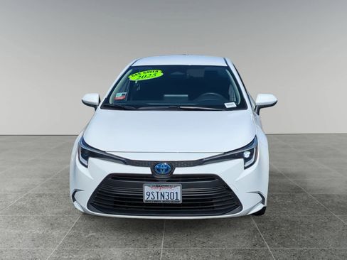 Used 2025 Toyota Corolla LE image 8