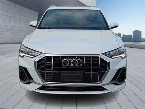 Certified 2021 Audi Q3 2.0T Premium Plus w/ Premium Plus Package image 2